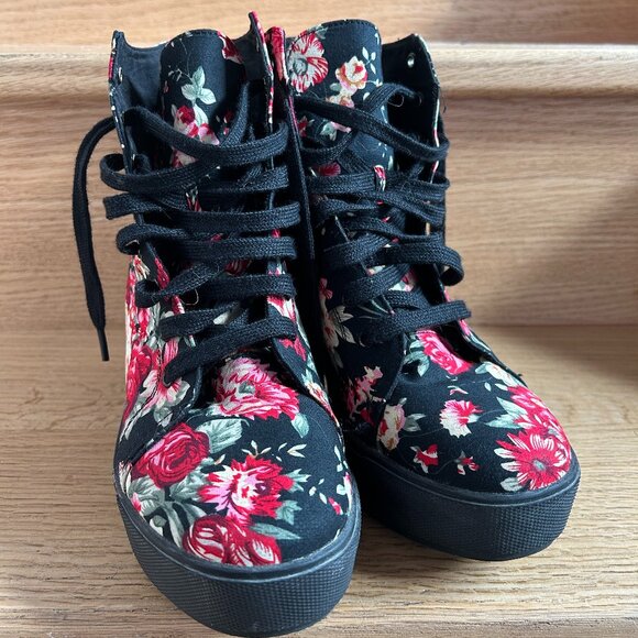 Wild Diva Lounge Floral Ankle Heel Boots Size 8.5 - Picture 4 of 9